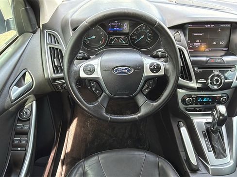 Used 2013 Ford Focus Titanium w/ Titanium Handling Pkg image 19