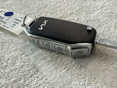 Used 2023 Kia Forte LXS image 27