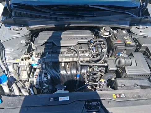 Used 2026 Hyundai Elantra Limited FWD image 20