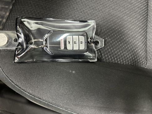 Used 2016 Honda HR-V EX image 36