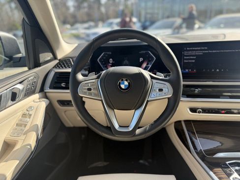 Certified 2025 BMW X7 xDrive40i w/ Executive Package image 26