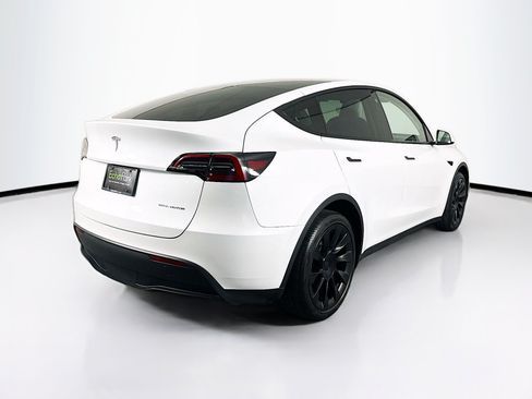 Used 2023 Tesla Model Y Long Range AWD/4WD image 9