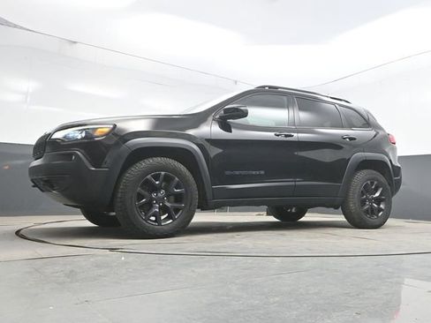 Used 2020 Jeep Cherokee Latitude AWD/4WD image 35