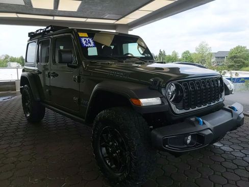 Used 2024 Jeep Wrangler Unlimited AWD/4WD image 4
