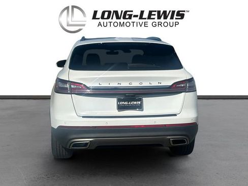 Used 2022 Lincoln Nautilus Reserve image 4