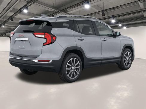 Used 2024 GMC Terrain SLT FWD image 6