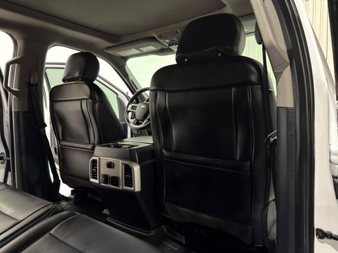Used 2020 Ford F250 Lariat w/ Lariat Ultimate Package AWD/4WD image 17