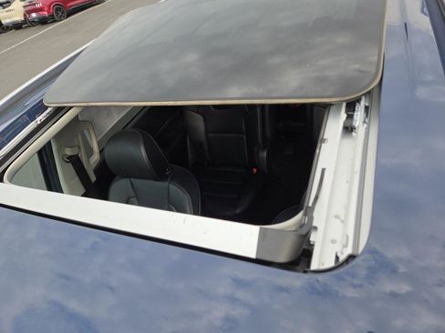 Used 2025 Kia Telluride S FWD image 3