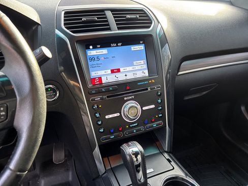 Used 2017 Ford Explorer Limited w/ Equipment Group 301A image 12