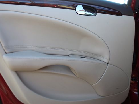 Used 2007 Buick Lucerne CXL image 22