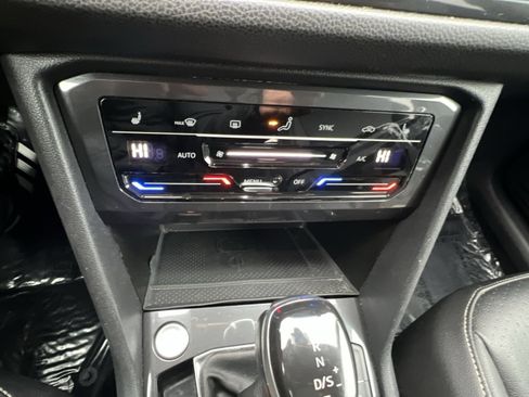 Used 2022 Volkswagen Tiguan SE image 20