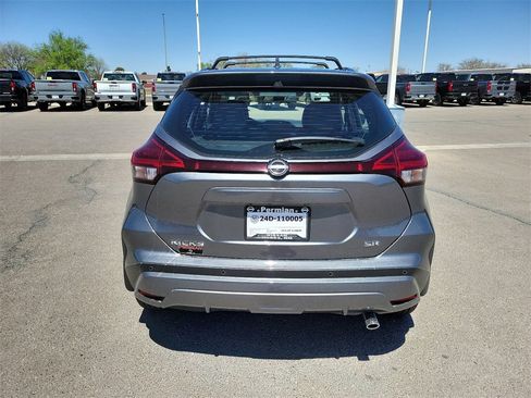 New 2024 Nissan Kicks SR w/ SR Premium Package image 9