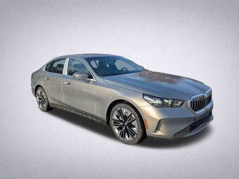 New 2026 BMW 530i xDrive w/ Premium Package AWD/4WD image 1