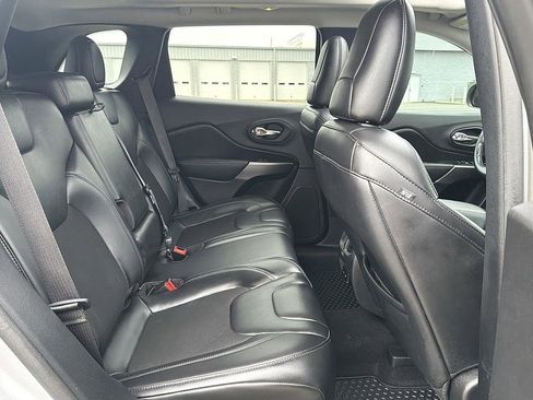 Used 2020 Jeep Cherokee Latitude Plus w/ Cold Weather Group image 21