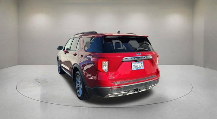 Certified 2022 Ford Explorer XLT w/ Equipment Group 202A RWD image 4