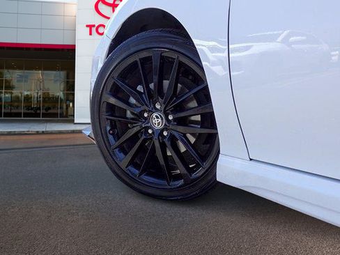 Used 2022 Toyota Camry SE FWD image 9