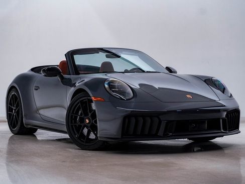 Certified 2025 Porsche 911 Carrera GTS image 8