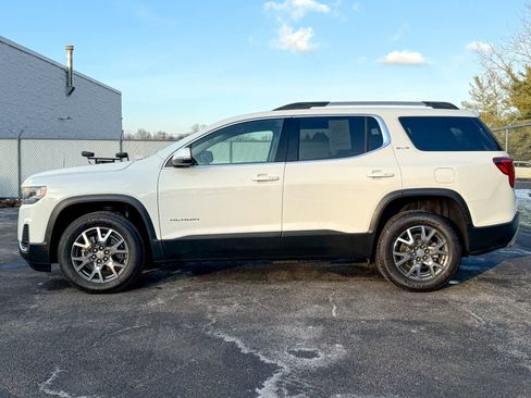 Used 2023 GMC Acadia SLE w/ Driver Convenience Package image 5