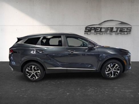 Used 2024 Kia Sportage EX AWD/4WD image 11