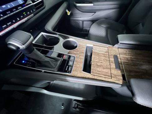 New 2026 Toyota Sienna Limited FWD image 22