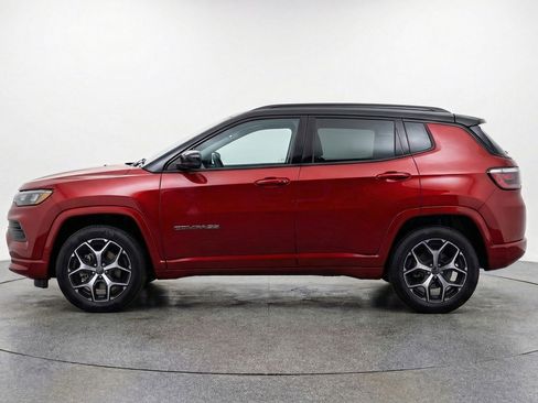 Used 2025 Jeep Compass Limited image 5