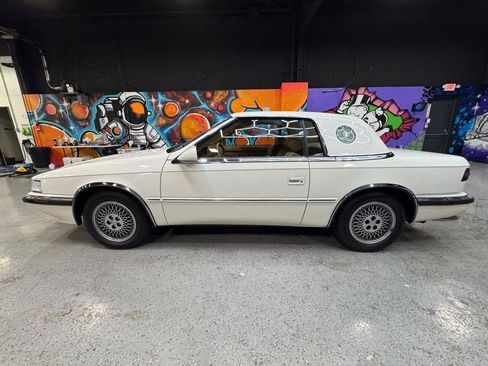 Used 1990 Chrysler TC by Maserati FWD image 2