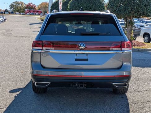 Used 2024 Volkswagen Atlas SE image 4