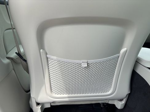 Used 2022 Volvo S60 T8 R-Design Expression w/ Advanced Package image 15