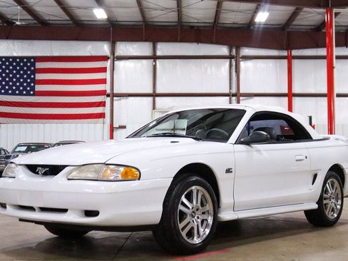 Used 1995 Ford Mustang GT RWD image 1