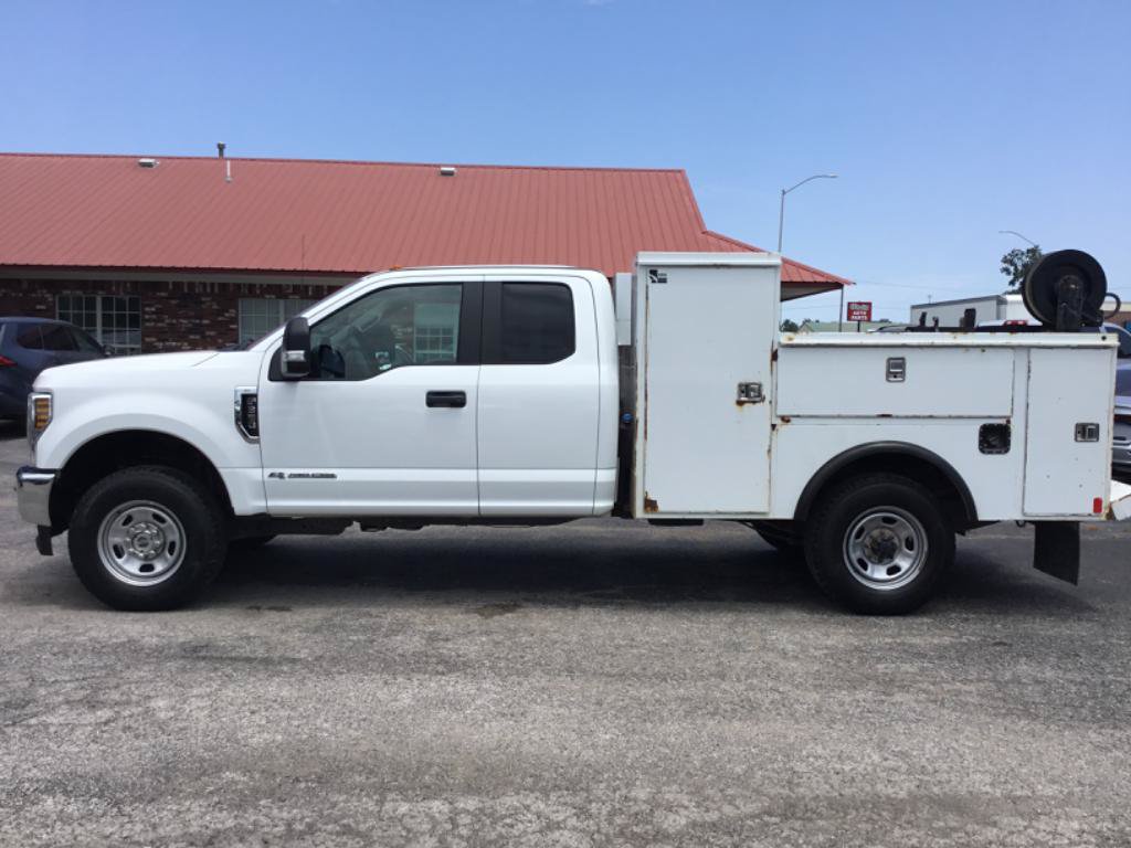 Used 2018 Ford F350 XL w/ Power Equipment Group AWD/4WD image 2