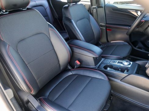 Used 2025 Ford Escape ST-Line image 29