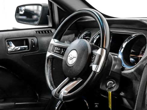 Used 2013 Ford Mustang GT Premium w/ Electronics Pkg RWD image 20