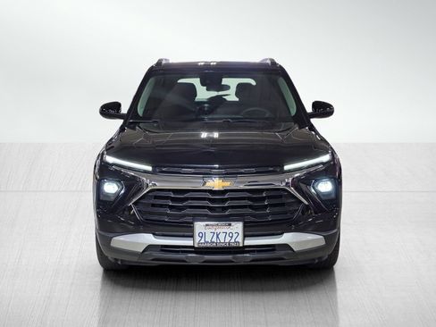 Used 2024 Chevrolet TrailBlazer LT FWD image 2