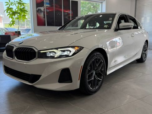 Used 2025 BMW 330i Sedan RWD image 3