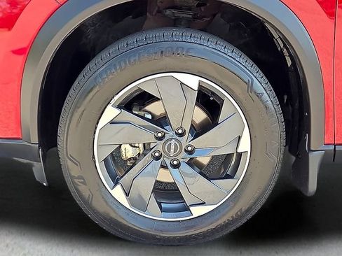 Used 2025 Nissan Rogue SV AWD/4WD image 9