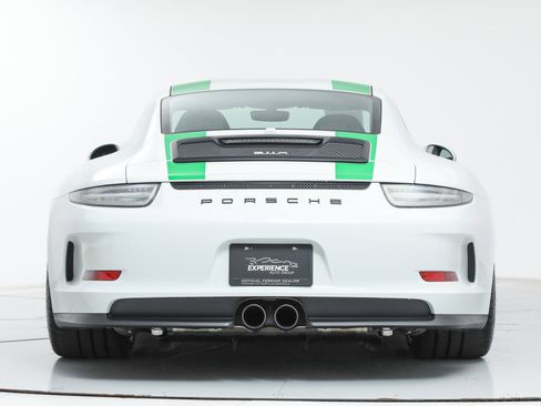 Used 2016 Porsche 911 R image 4