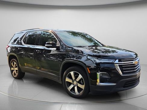 Used 2022 Chevrolet Traverse LT w/ LT Premium Package FWD image 5