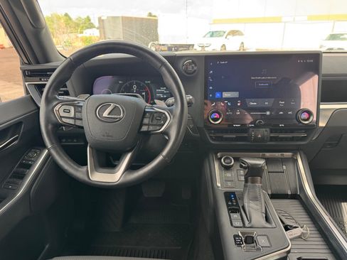 Used 2025 Lexus GX 550 w/ Accessory Package (2T) AWD/4WD image 11