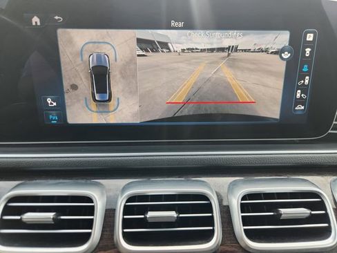 Used 2024 Mercedes-Benz GLE 350 4MATIC w/ 3rd Row Seat Package image 17