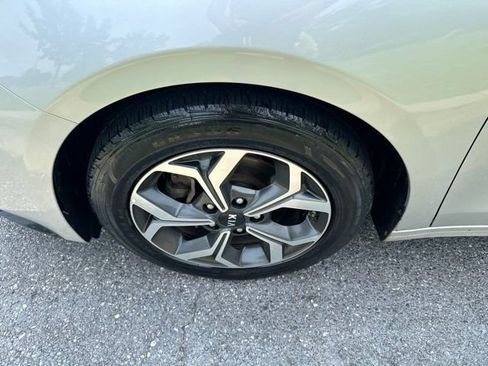 Used 2021 Kia Forte LXS FWD image 28