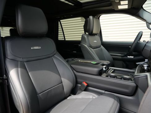 New 2026 Ford Expedition Platinum w/ Stealth Appearance Package AWD/4WD image 23