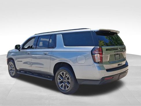 Used 2024 Chevrolet Suburban Z71 w/ Luxury Package AWD/4WD image 4