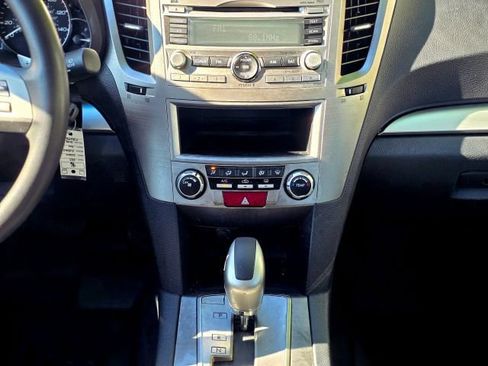 Used 2010 Subaru Outback 2.5i AWD/4WD image 25