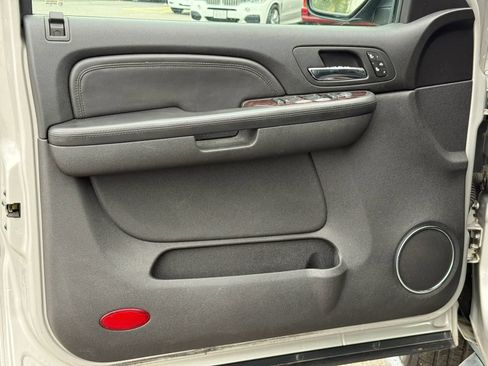 Used 2007 GMC Yukon Denali AWD/4WD image 12