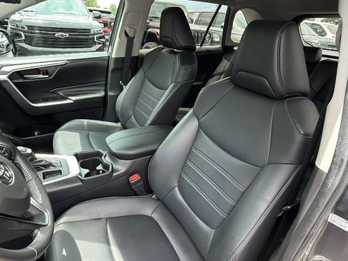 Used 2019 Toyota RAV4 XLE Premium w/ Advanced Technology Package FWD image 15