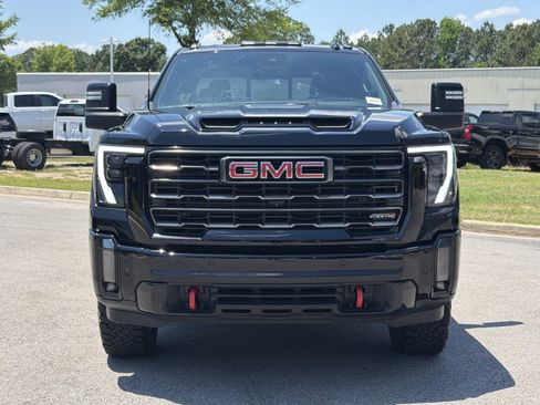 Used 2024 GMC Sierra 2500 AT4 w/ AT4 Premium Plus Package AWD/4WD image 6