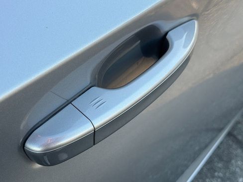 Used 2019 Honda Accord EX image 19