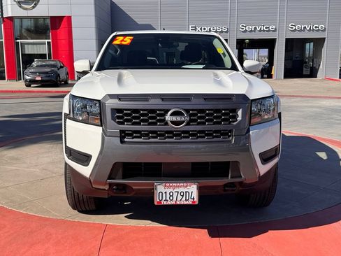 Certified 2025 Nissan Frontier SV AWD/4WD image 3