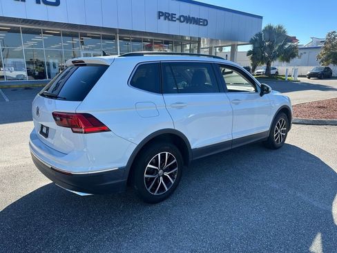 Used 2021 Volkswagen Tiguan SE w/ Panoramic Sunroof Package image 3