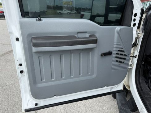 Used 2015 Ford F550 4x4 Regular Cab Super Duty image 21